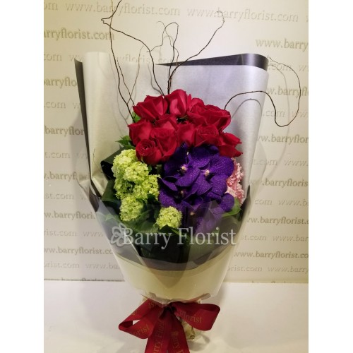 MOT 0002  10支紅玫瑰+1支紫萬代蘭+配花