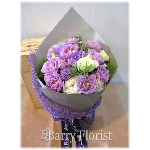 BOU 0072 10支紫色鬱金香 + 紫色及白色桔梗 + 季節性襯花