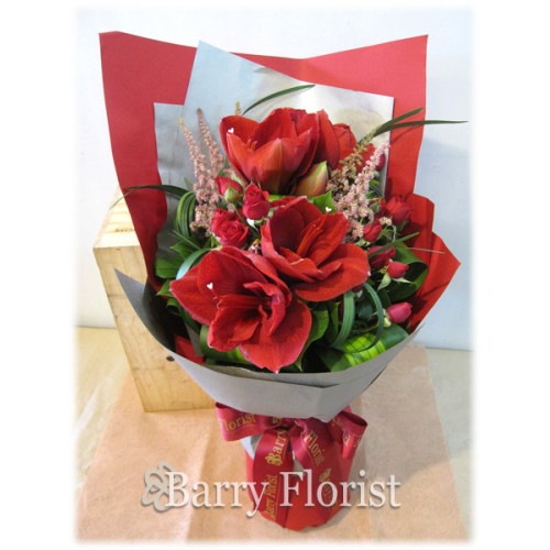 BOU 0073 高貴紅色朱頂蘭 + 紅色小玫瑰 + 季節性襯花